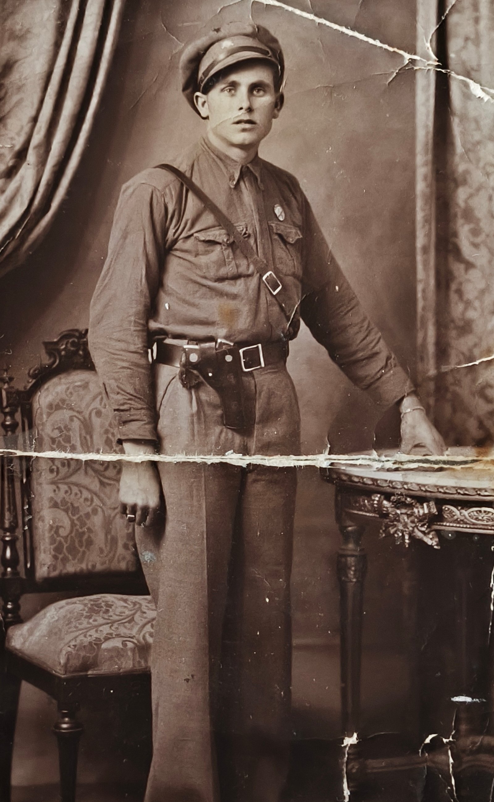 Retrato de juventud de Juan Alfonso Navarro Muñoz.